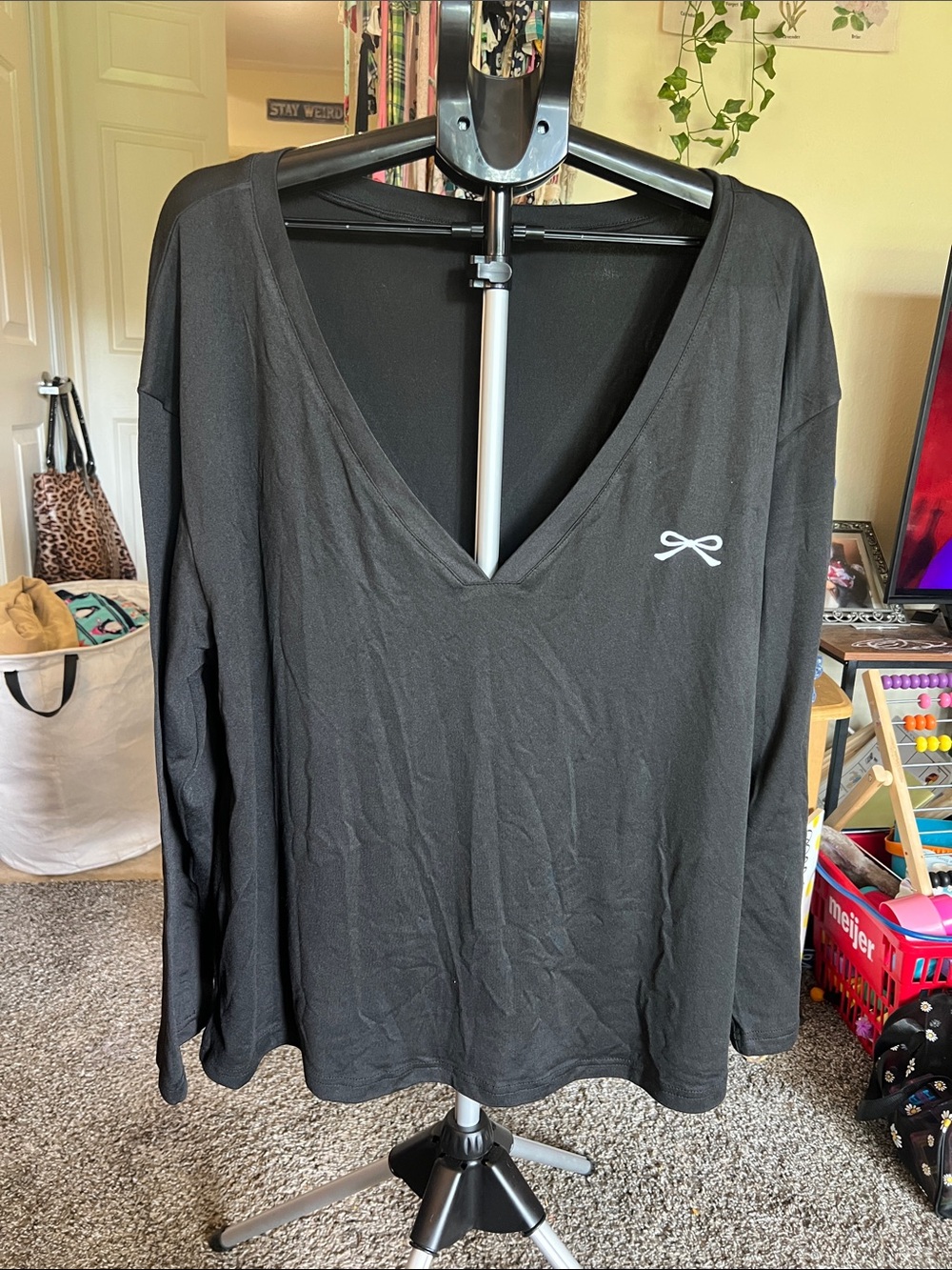 SHEIN Black Deep V-Neck Long Sleeve Tee with White Bow Accent